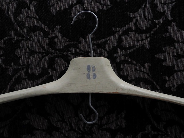 木製ハンガー "8" Crème