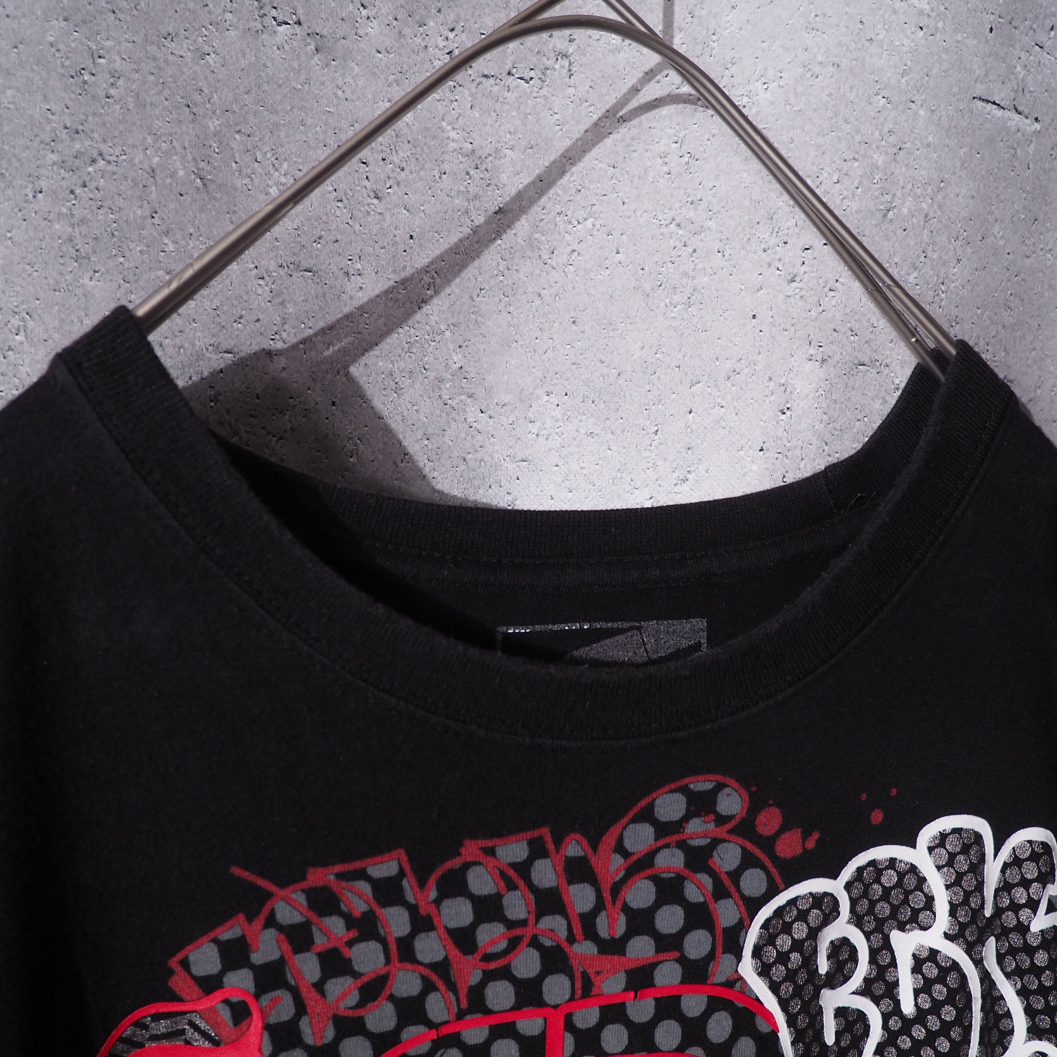 " ECKO UNLTD " Street graphic Art printed Over silhouette Tee