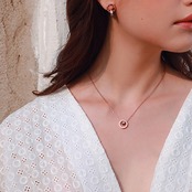 おしゃれ 英文字 キラキラ ハート ブロンズ イヤリング