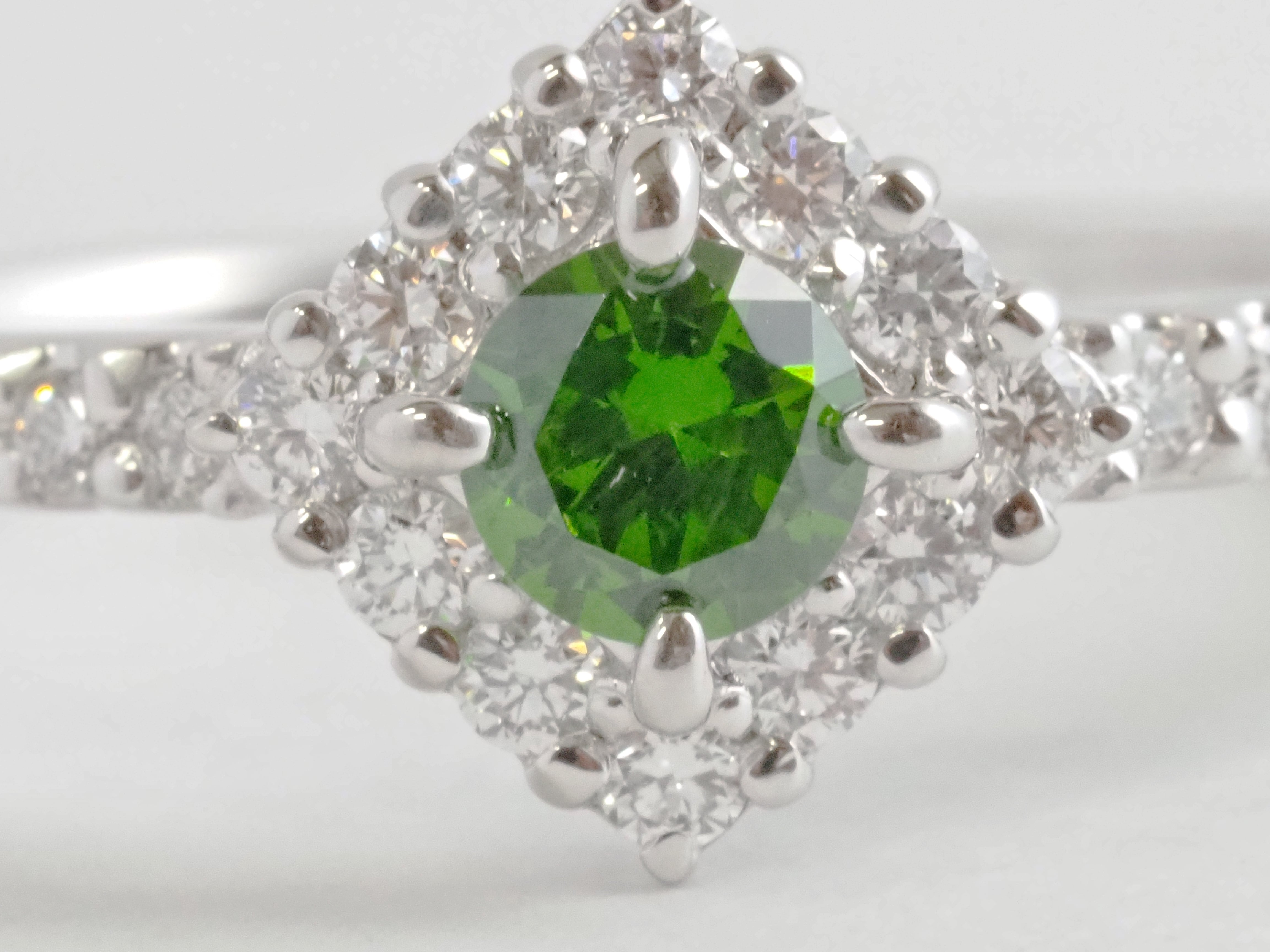 pt900 天然デマントイドガーネット　リング　最終価格　　高品質 Demantoid Garnet Pt900デマントイドガーネット パライバ