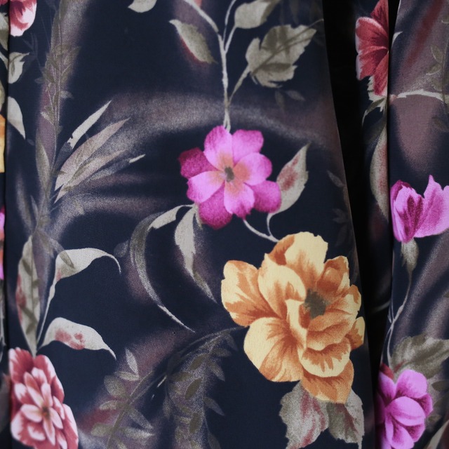 flower art pattern yoke tuck design over silhouette shirt
