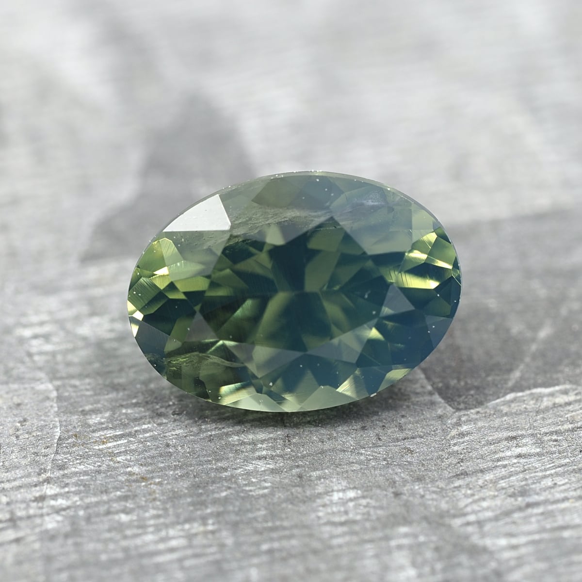 マラヤガーネット 0.82ct ラウンド | One Loose