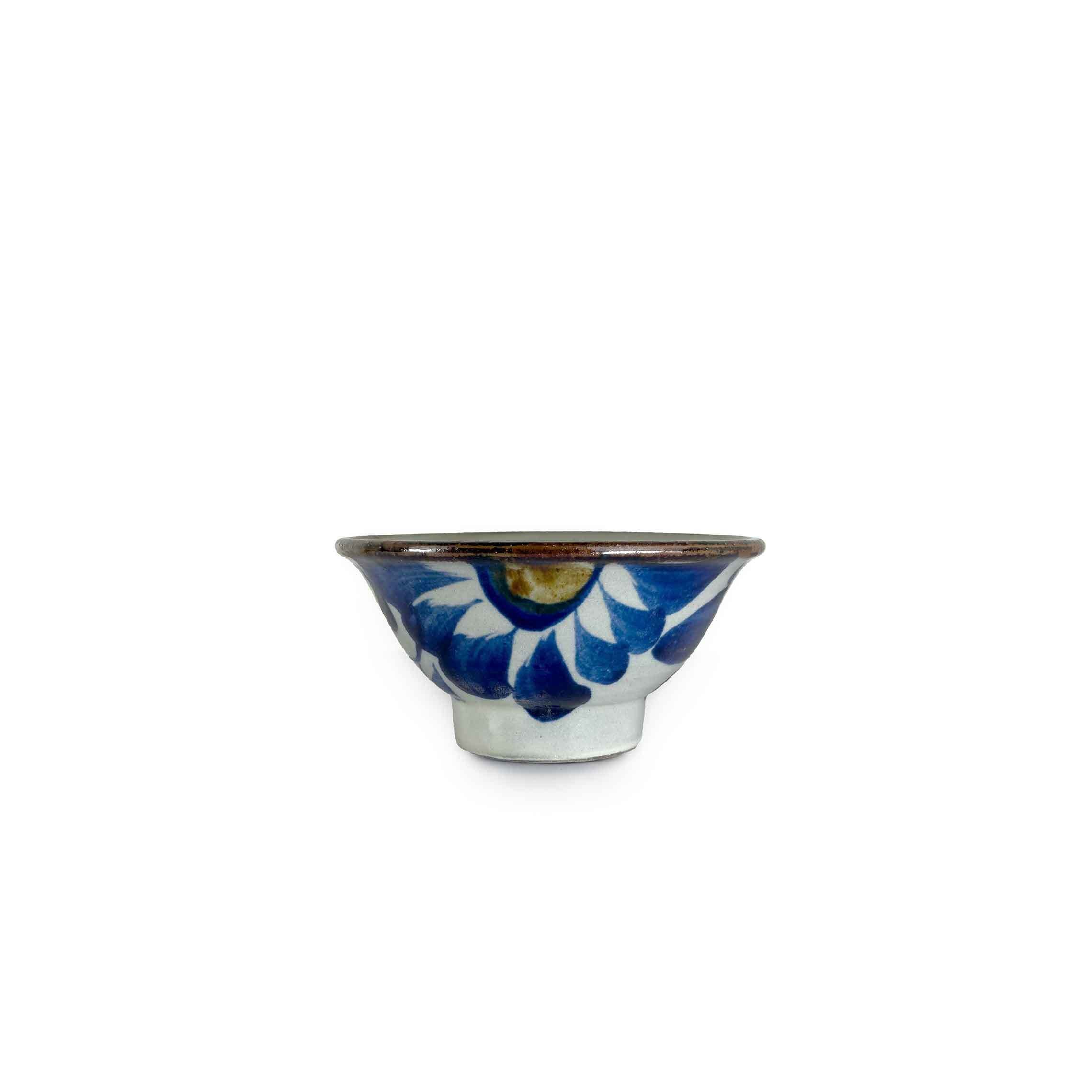金城陶器 秀陶房】赤絵魚紋四寸マカイ 唐草 中魚 [やちむん] | 【琉球