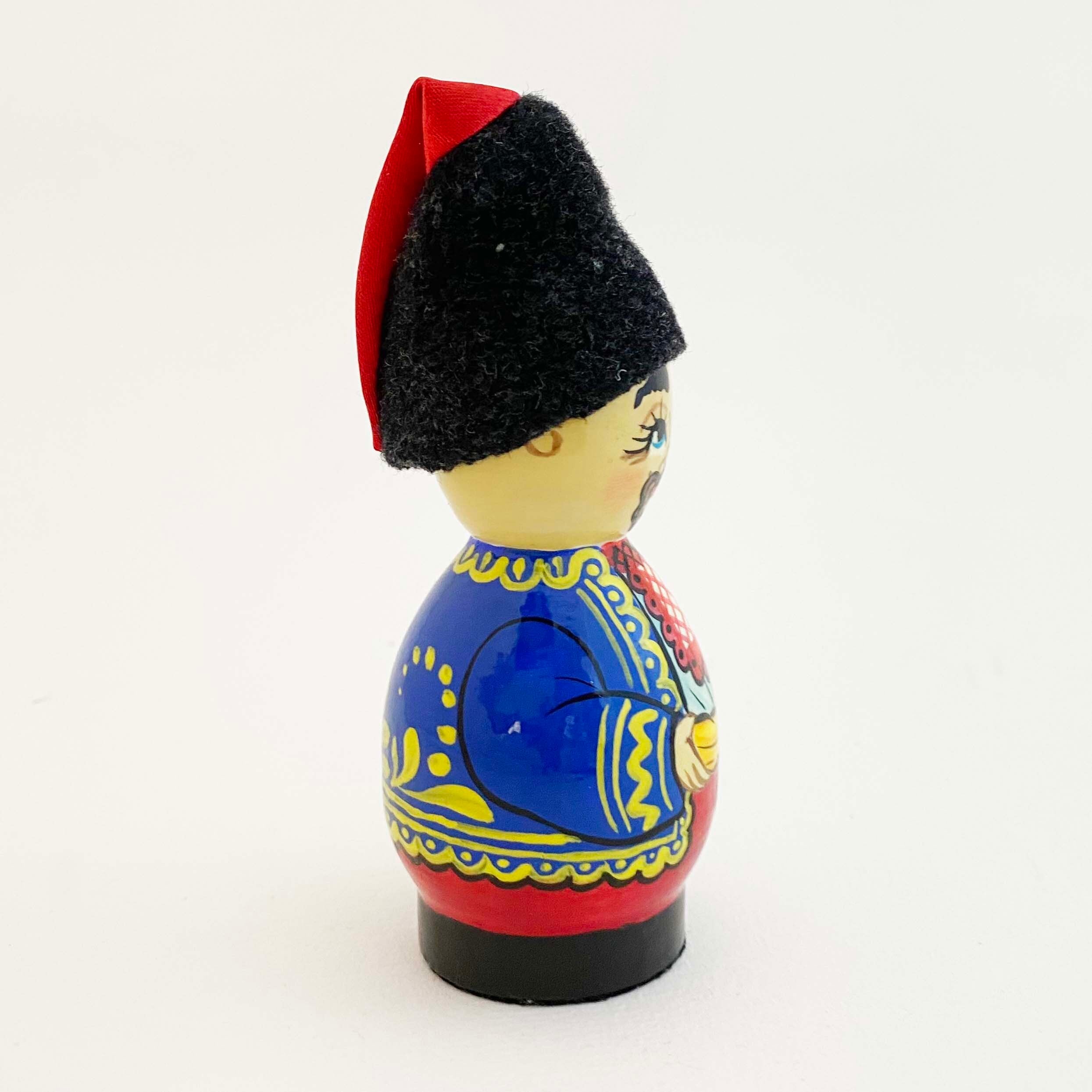 ウクライナの民族木人形（男性 / 水玉ベルト）
