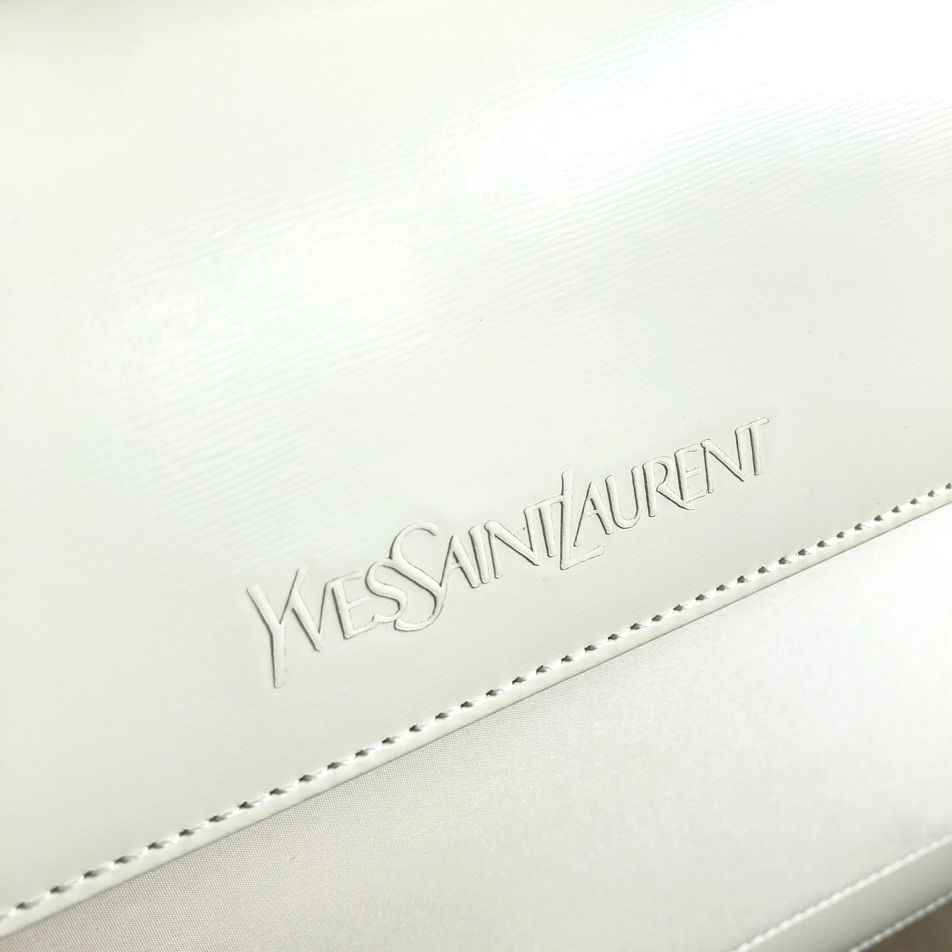 Yves Saint Laurent イヴ ・サンローラン ロゴ型押し ファブリック