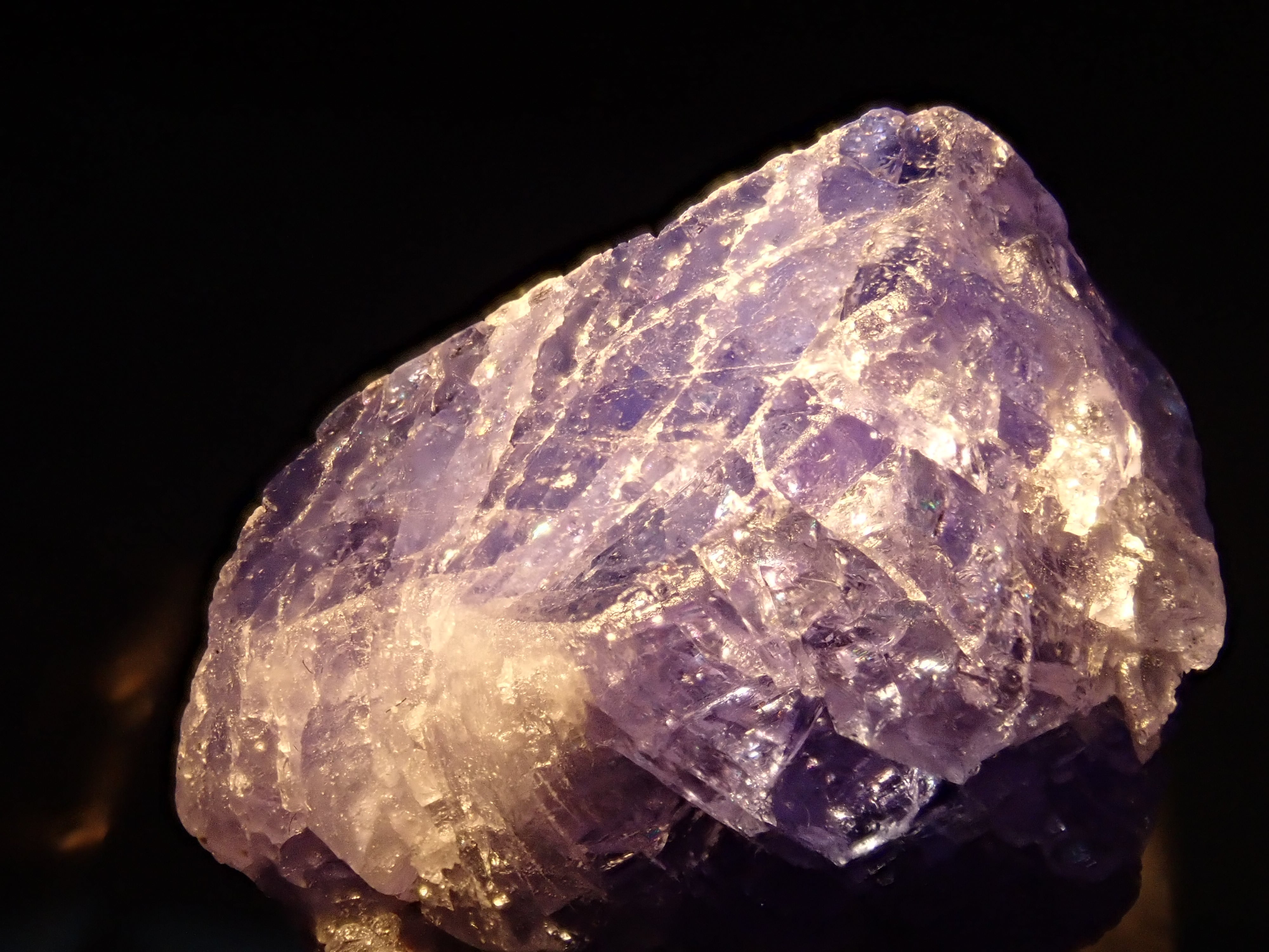 タンザナイト（ゾイサイト）原石　鉱物標本　天然石 タンザナイト（ゾイサイト）原石 鉱物標本 天然石