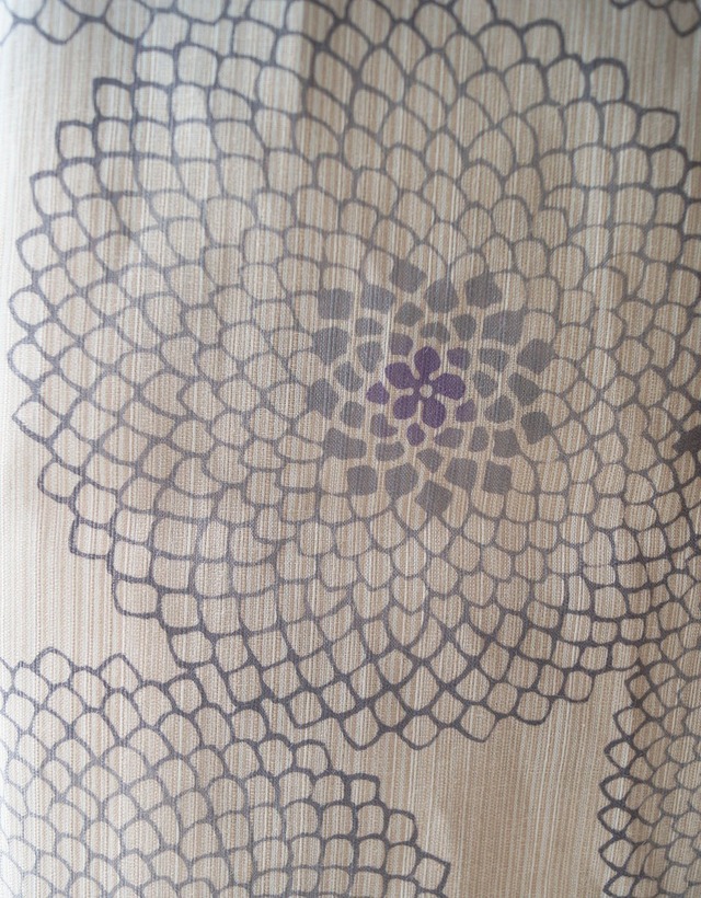 【浴衣】生成色地　むじな菊文　浴衣