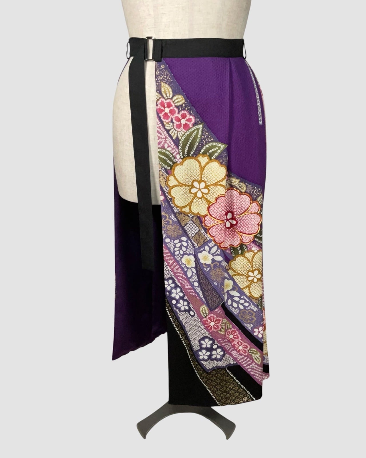 着物重ねスカート(振袖より制作) Kimono Overlay Skirt (Made of Furisode Kimono)