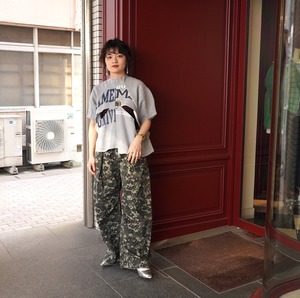 77circa(ナナナナサーカ)‘’circa make v-shape cutback sweat top (gray×blue)”