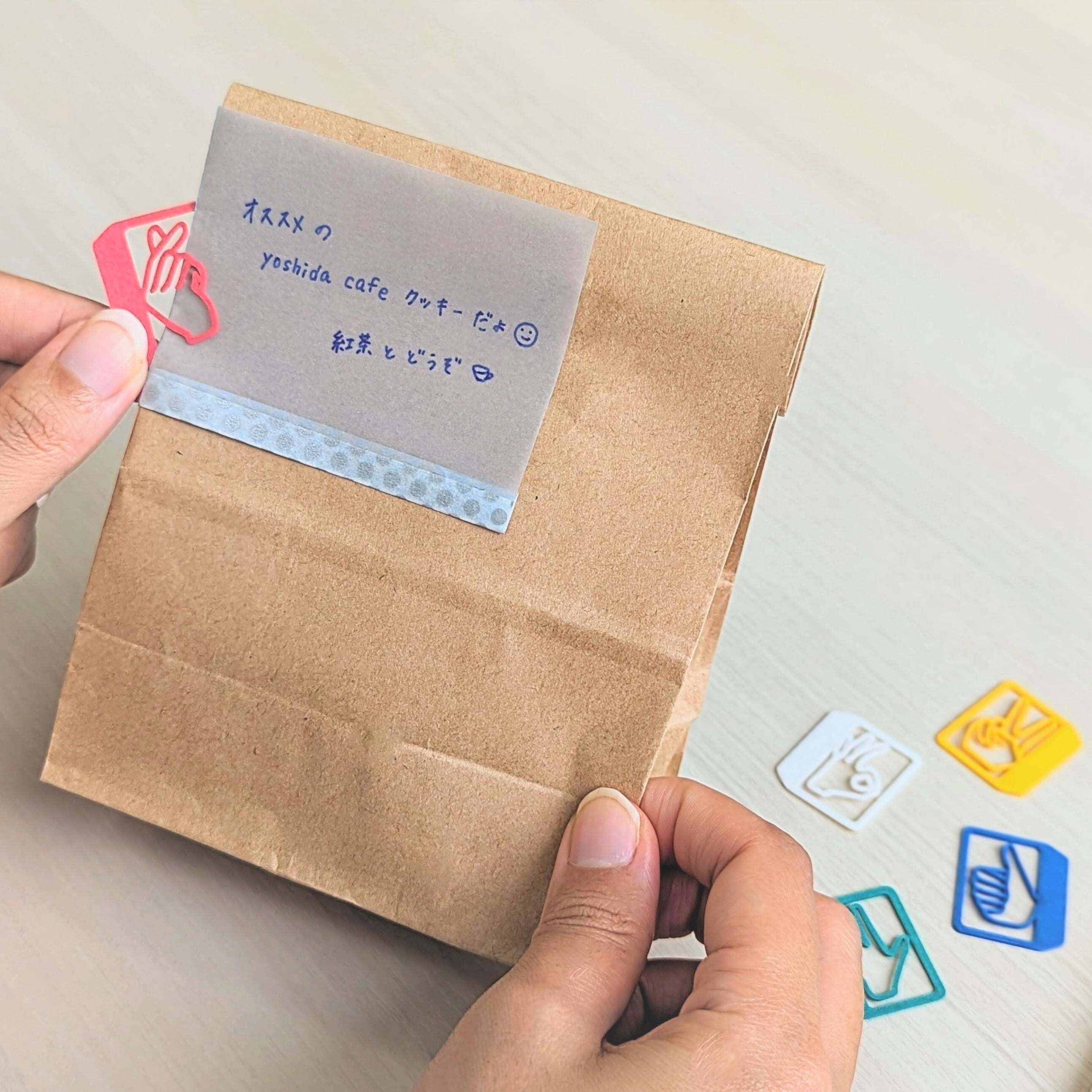 ハンドサインクリップ 嬉しいキモチ＜全2種＞ | 吉田次作商店