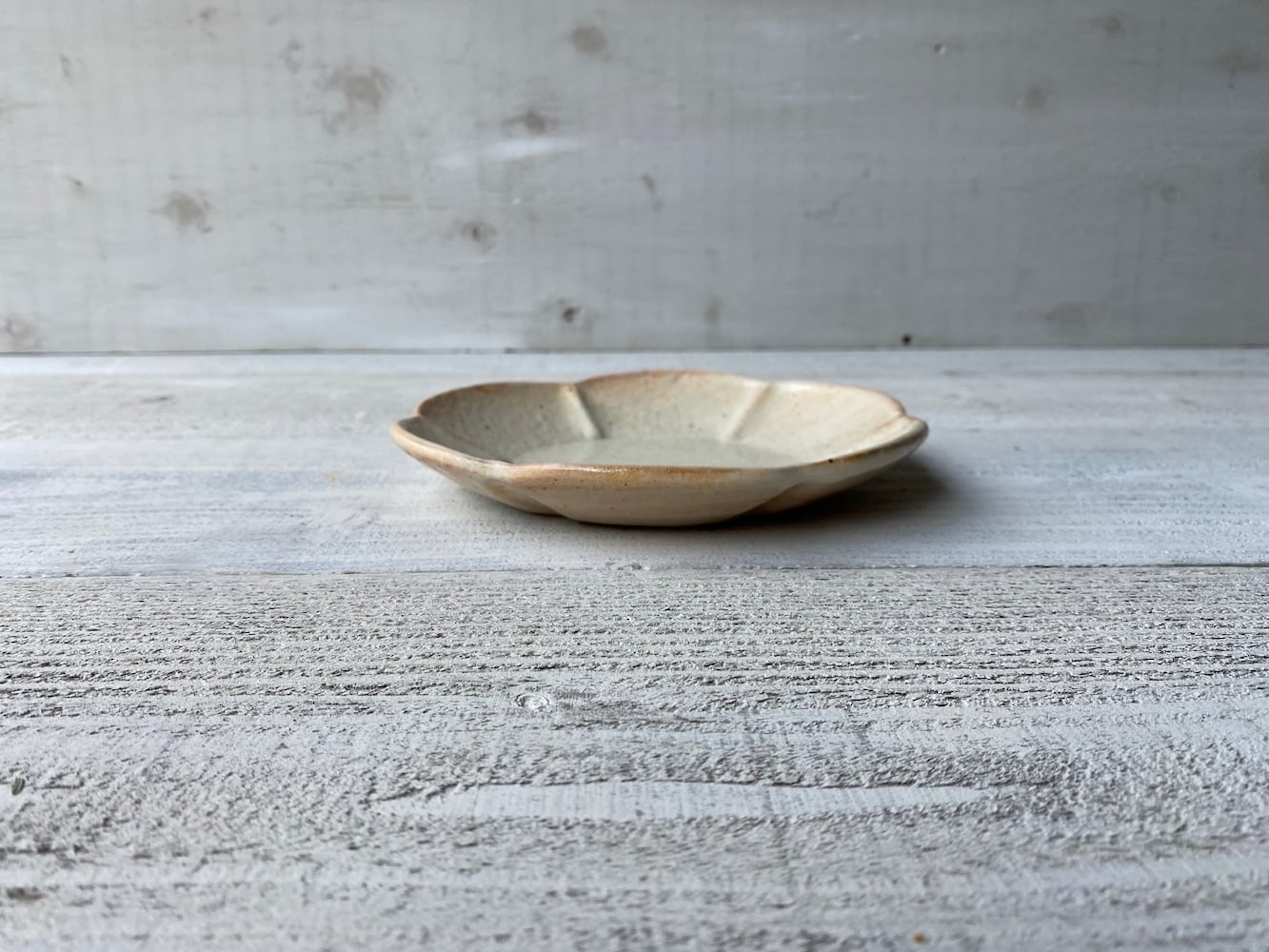 鉄散 輪花浅鉢 小 | 古谷製陶所