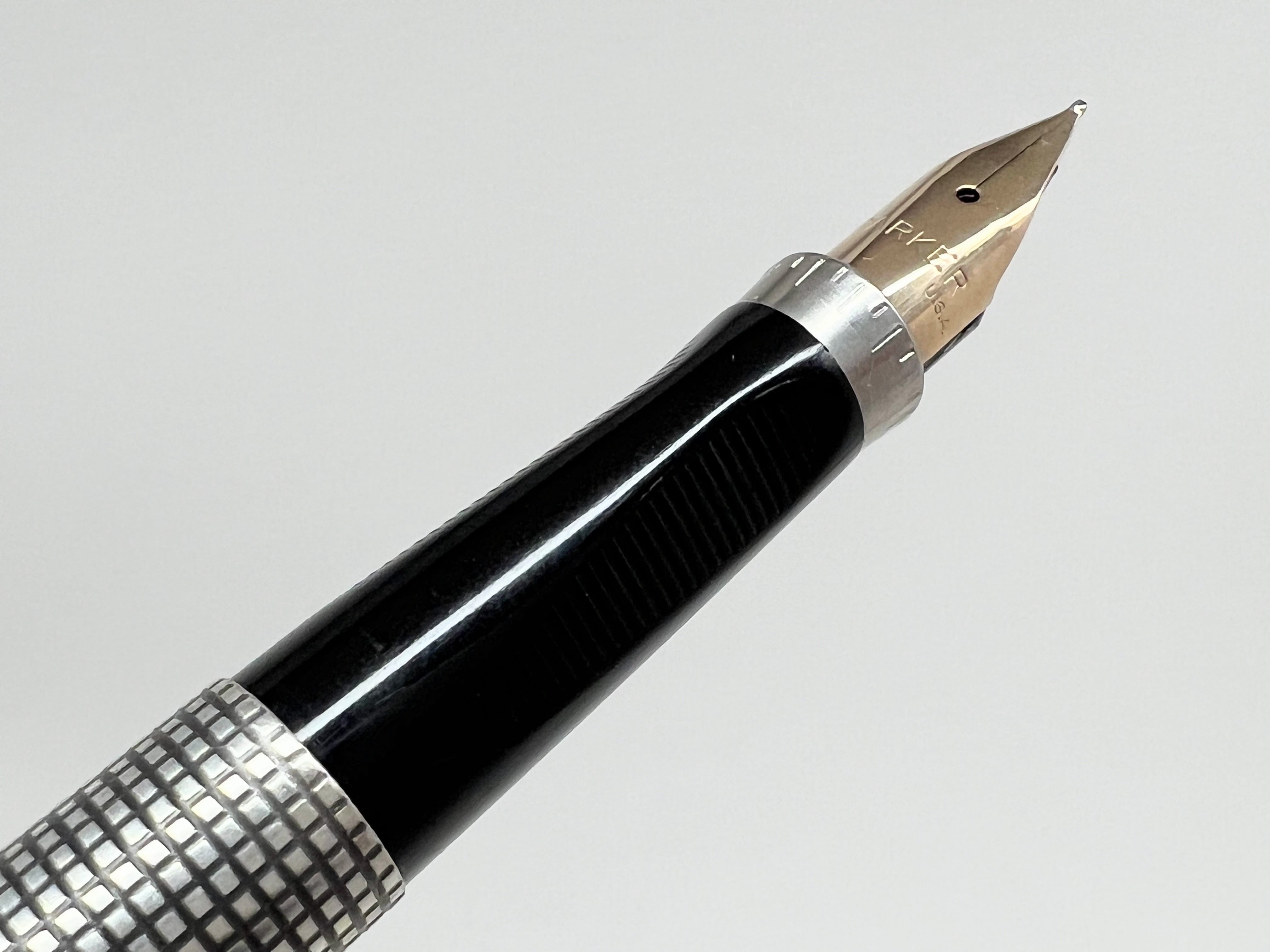 万年筆／パーカー75 スターリングシルバー 14Kペン先コンバーター付き パーカー 万年筆 75 スターリングシルバー 極細字 おまけ付 送料無料