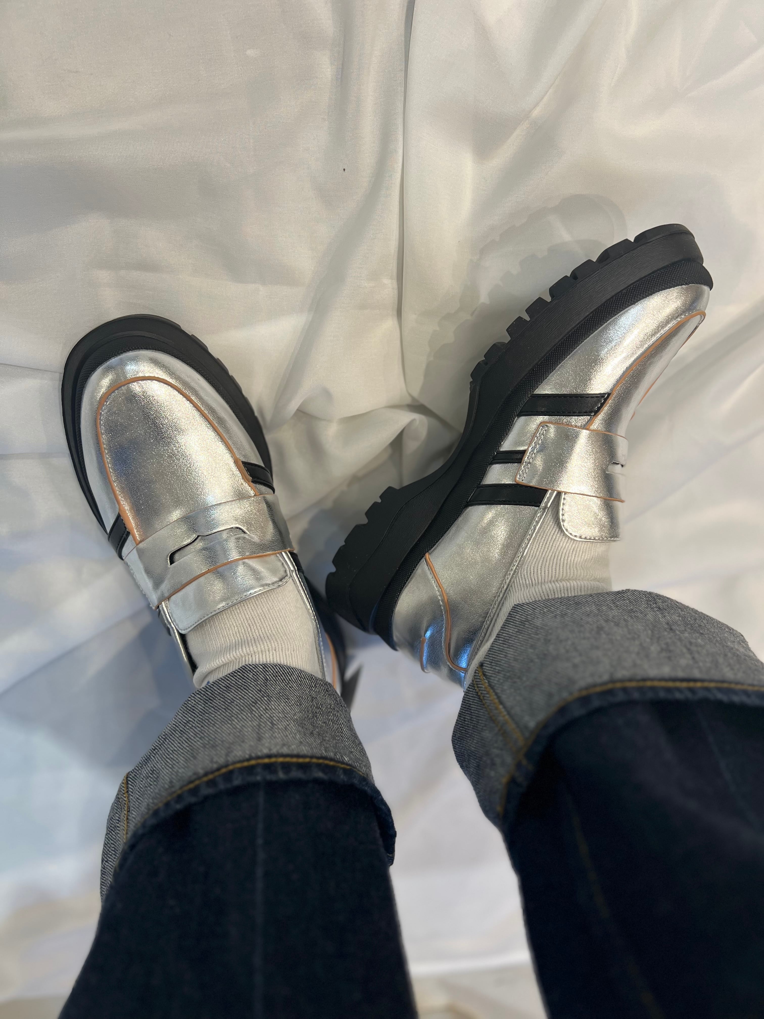 【MARECHAL TERRE】ライン入りローファー