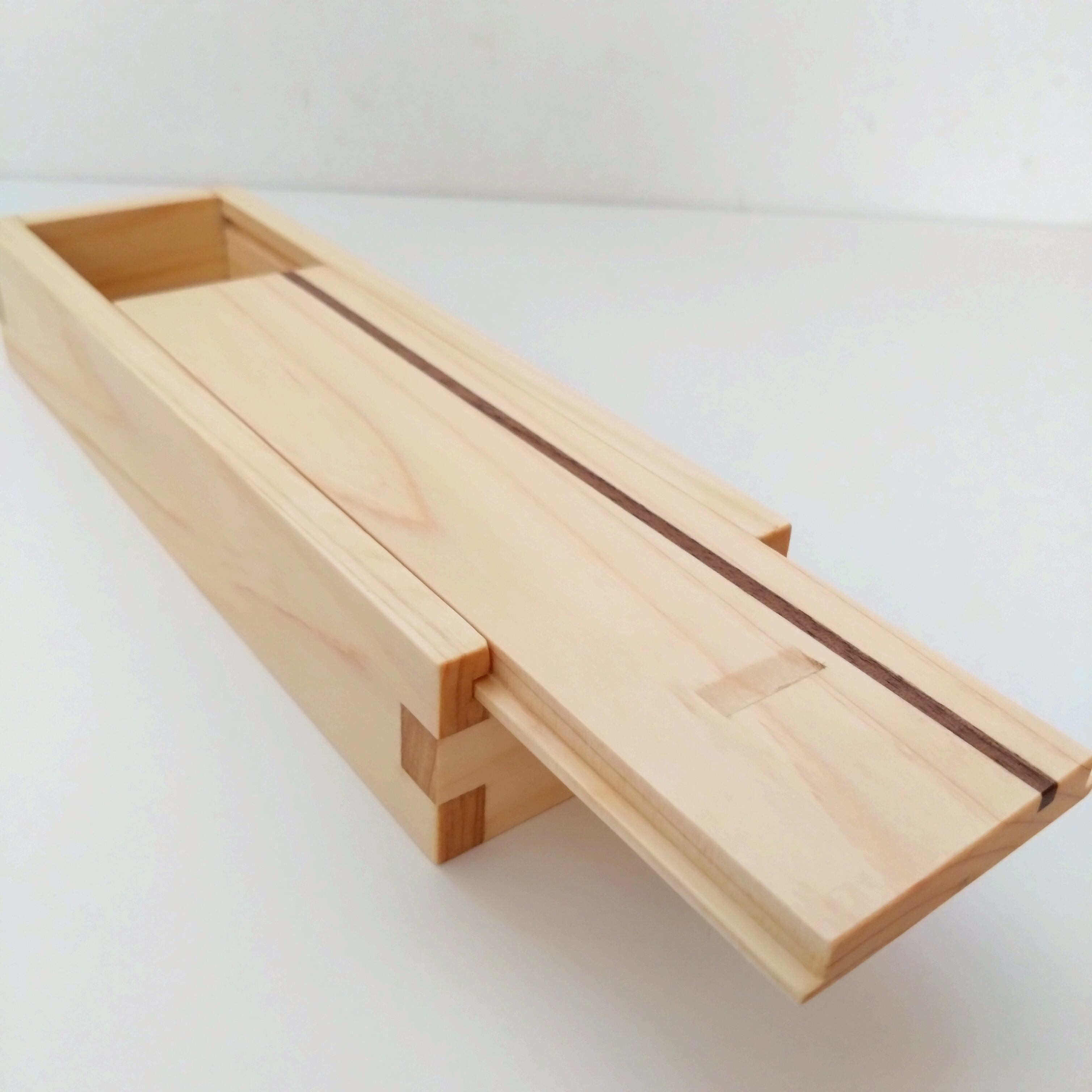 総無垢ペンケース(筆箱) ｜ 檜［ひのき］ | MIYABI WOODWORKS（ミヤビ