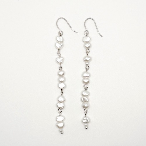 パールラインピアス/イヤリング