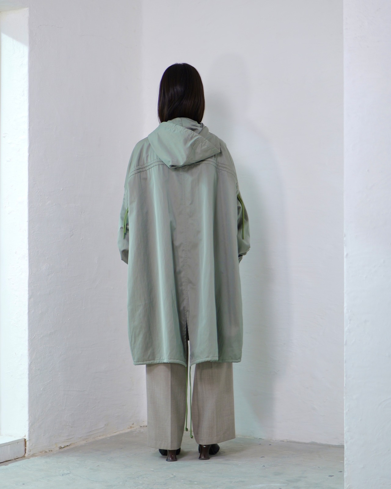 to-te - Drawstring Square Coat ：Slate Green｜撥水素材／微光沢／ドローストリング／スクエアコート