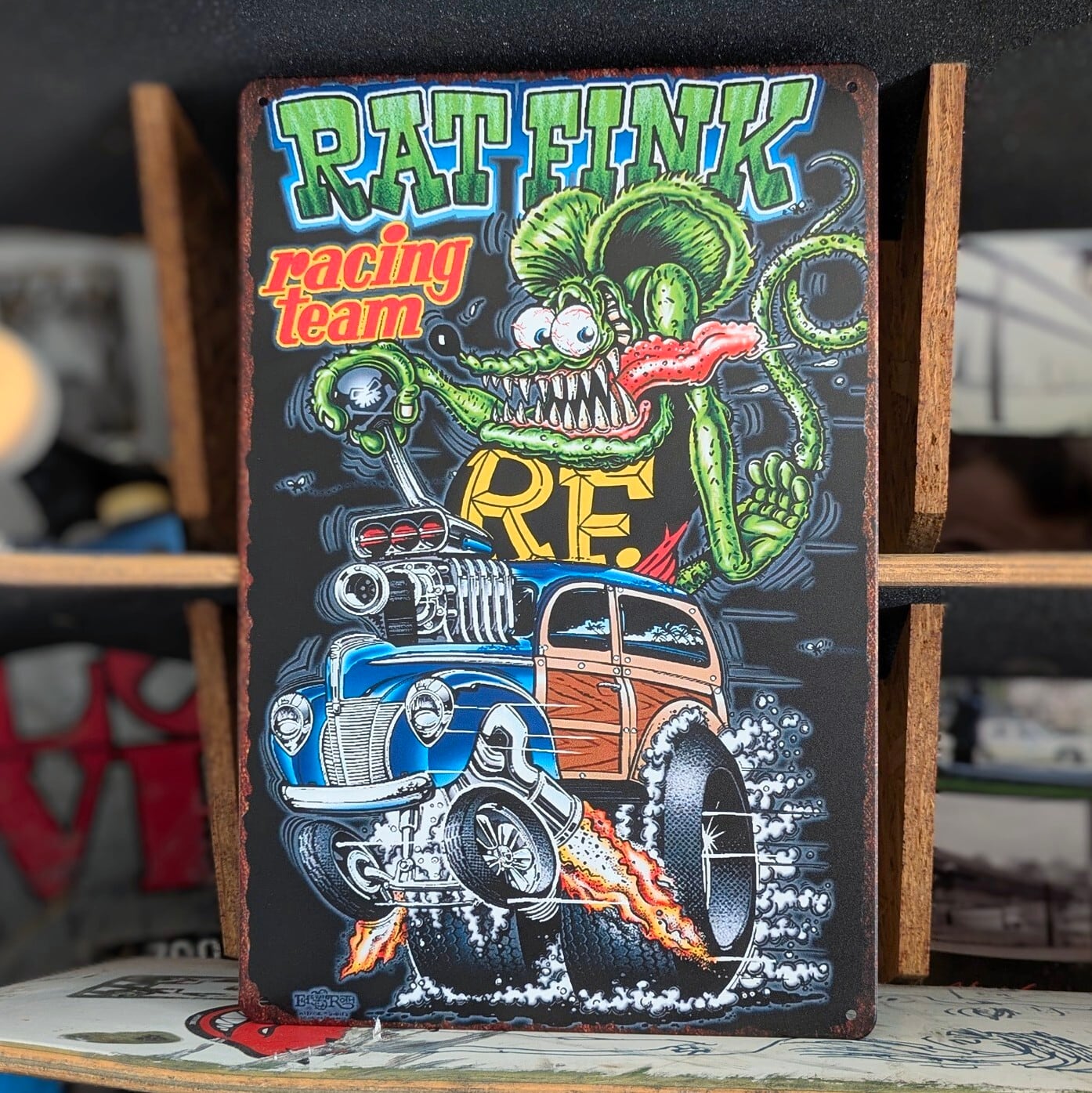 送料無料！ちょうどいいブリキ看板 【 RAT FINK ( ラットフィンク ) 】 『 racingteam 』METAL SIGN / メタルサイン / ブリキ看板 / サインボード / ビンテージ加工〚アメリカン雑貨 アメトイ〛