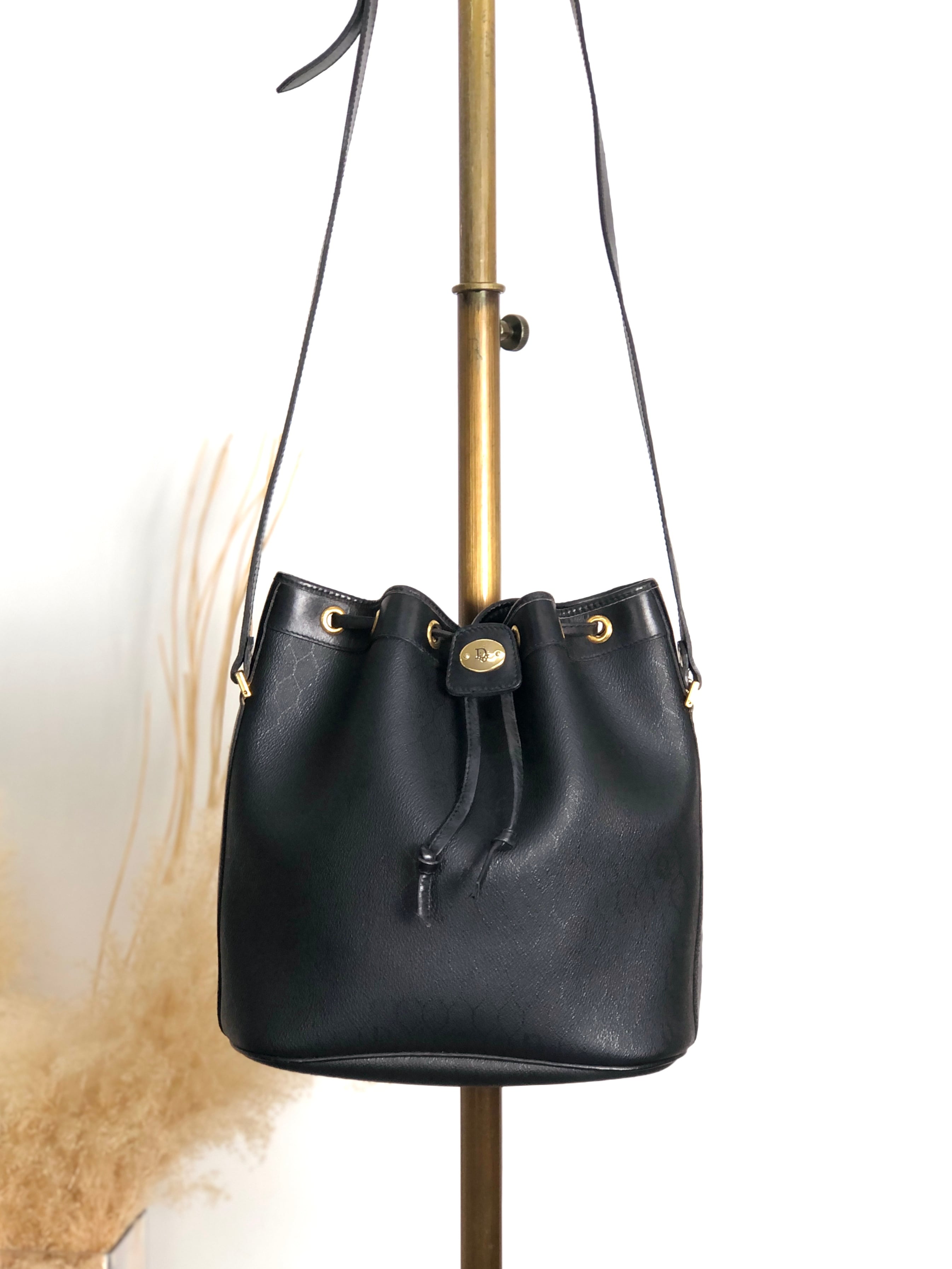 Christian Dior クリスチャン ディオール ショルダーバッグ ブラック ロゴ PVCレザー 巾着 vintage ヴィンテージ オールド amjphh