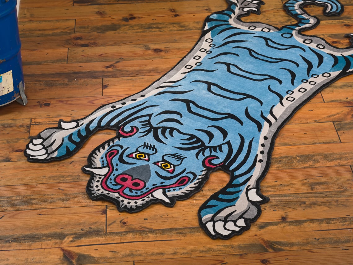 Tibetan Tiger Rug 《Lサイズ•シルク•オリジナル1•ブルー230》チベタン