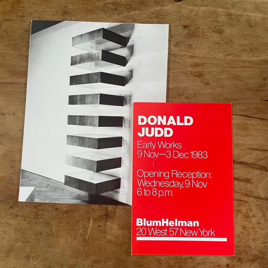 【インヴィテーションカード　2枚セット】ドナルド・ジャッド Donald Judd : Early Works  BlumHelman Gallery, 1983 [31019542928]