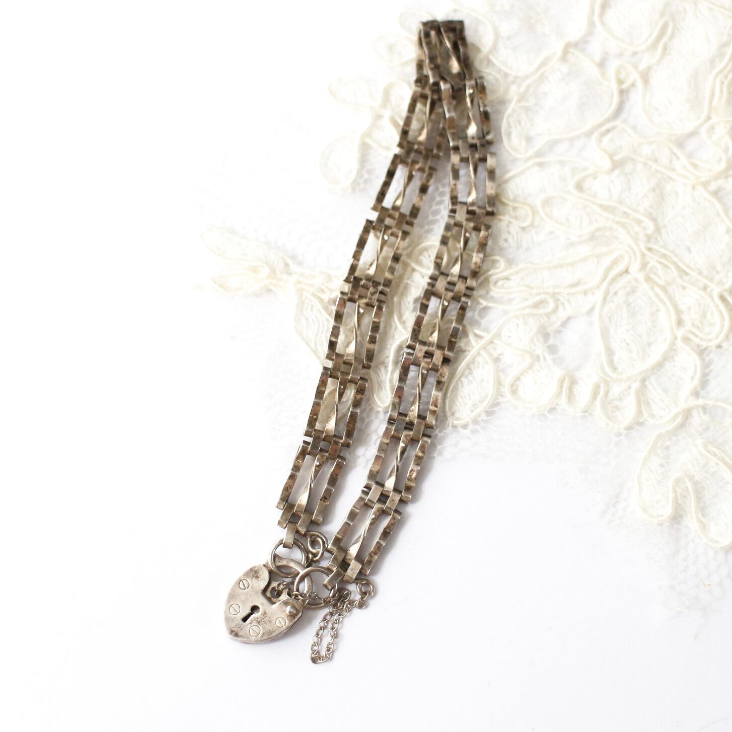 Lucy & Matilda.｜アンティーク・ヴィンテージアクセサリー通販