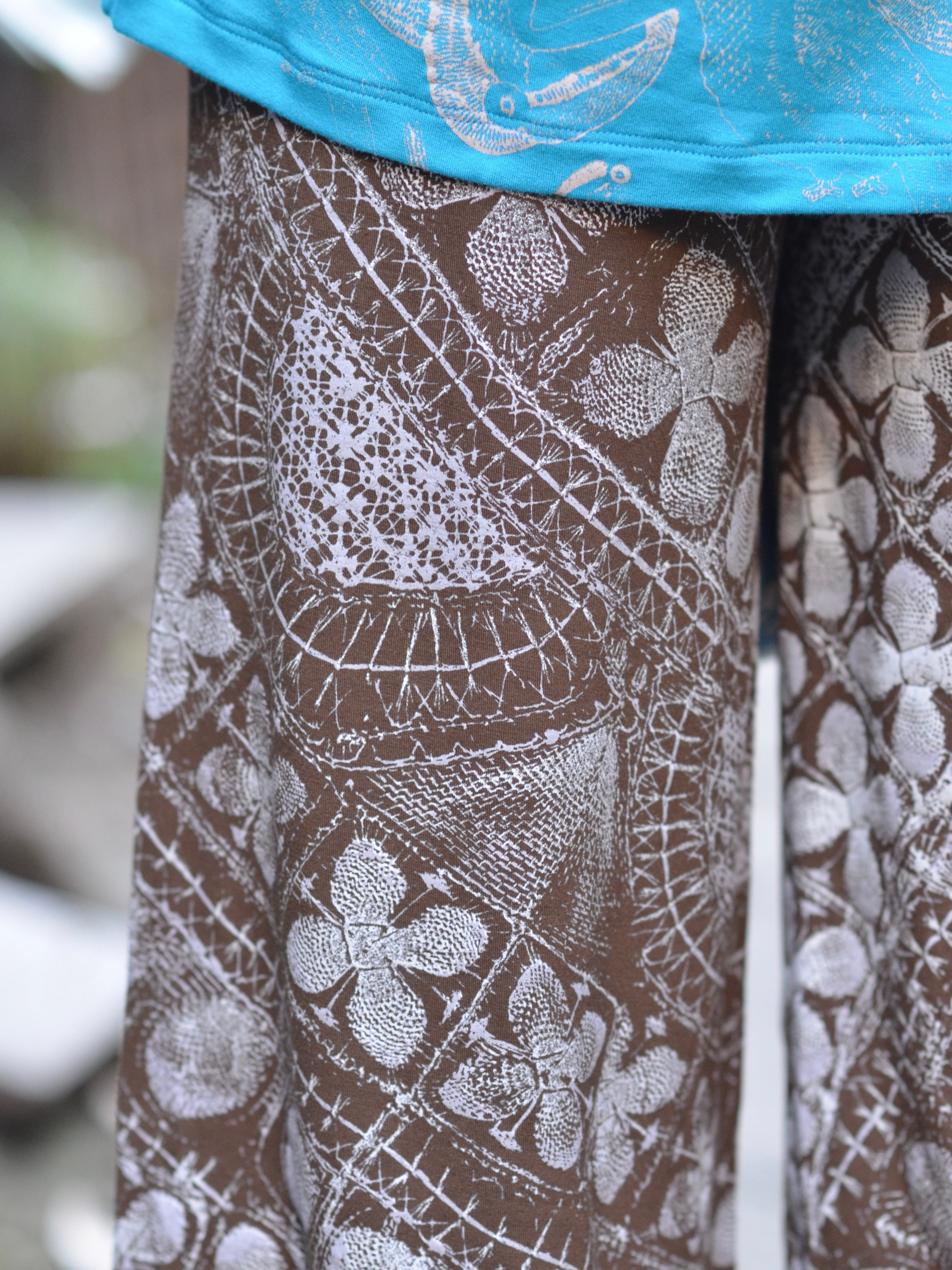 アラジンパンツ M (ブラウン/ニャンドゥティ柄) | juanadearco