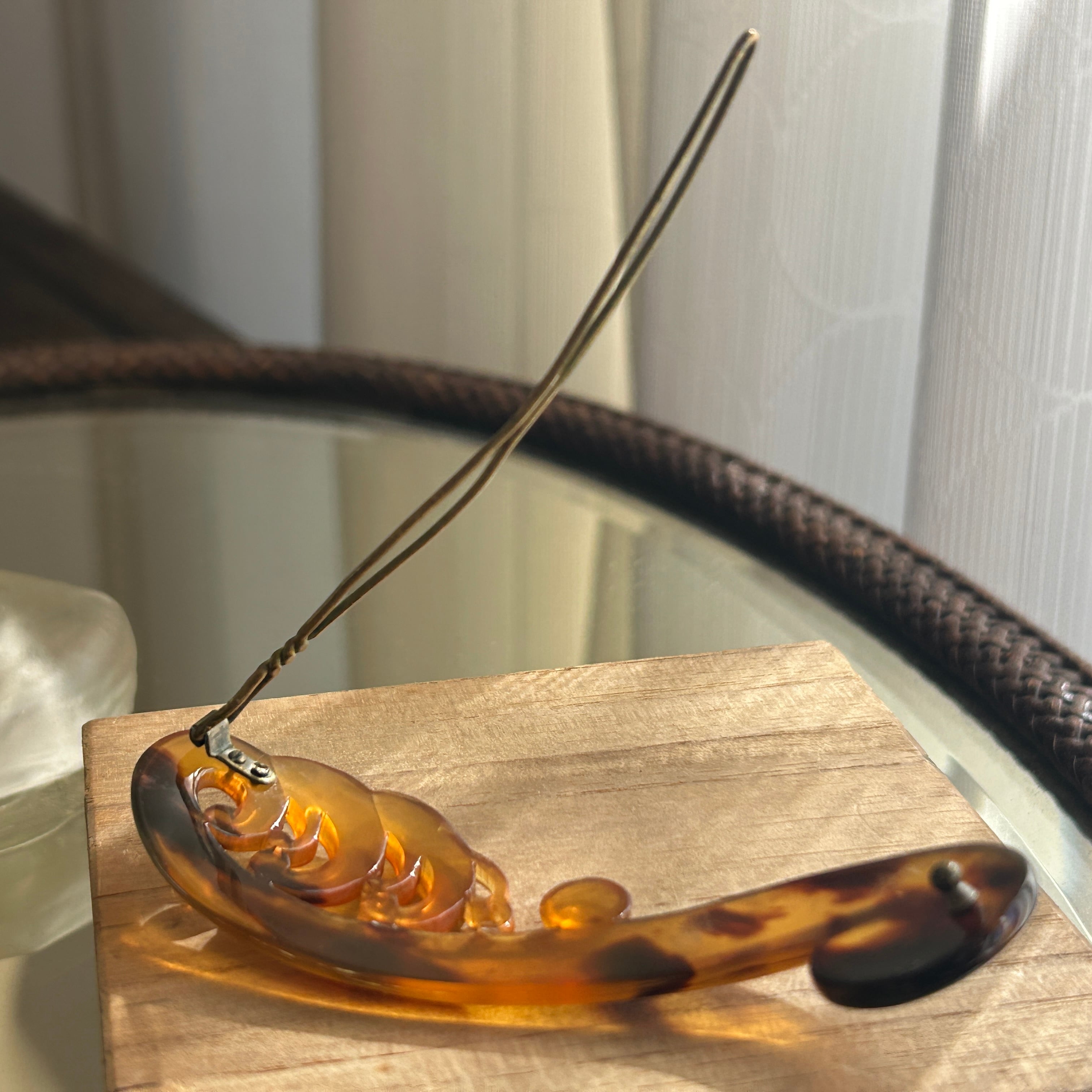 アンティーク　浪に飛沫しらたまの髪留め