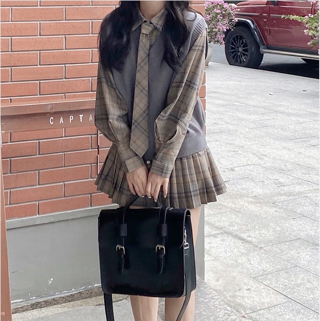 ２点セット、ベスト+シャツ　A01312