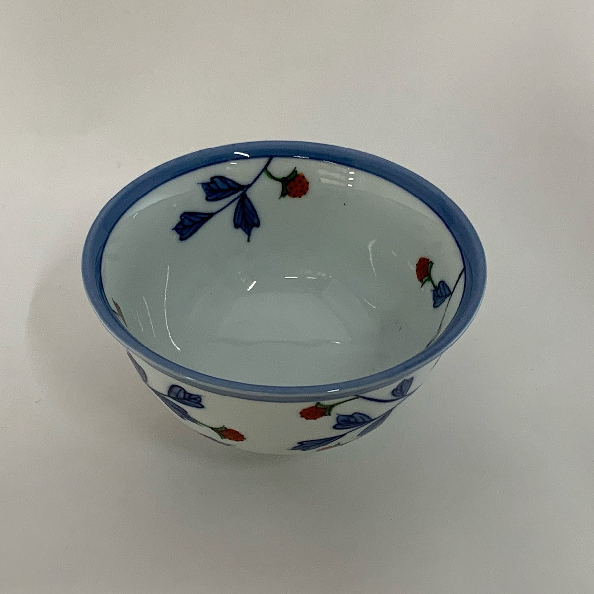 源右衛門窯作 染錦苺絵（赤）飯椀 | 有田焼の有光堂 | 源右衛門窯特約 