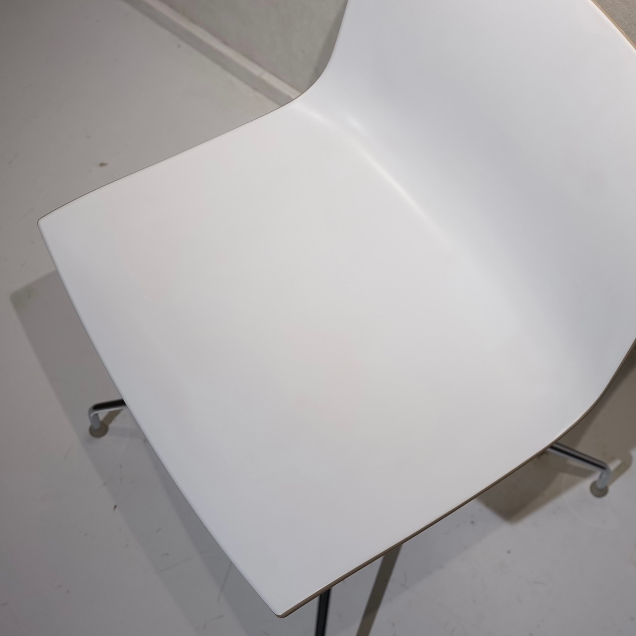 Arper アルペール Catifa 53 カティファ ダイニングチェア アームレス チェア 椅子 回転式 モダン ミニマル ホテルライク