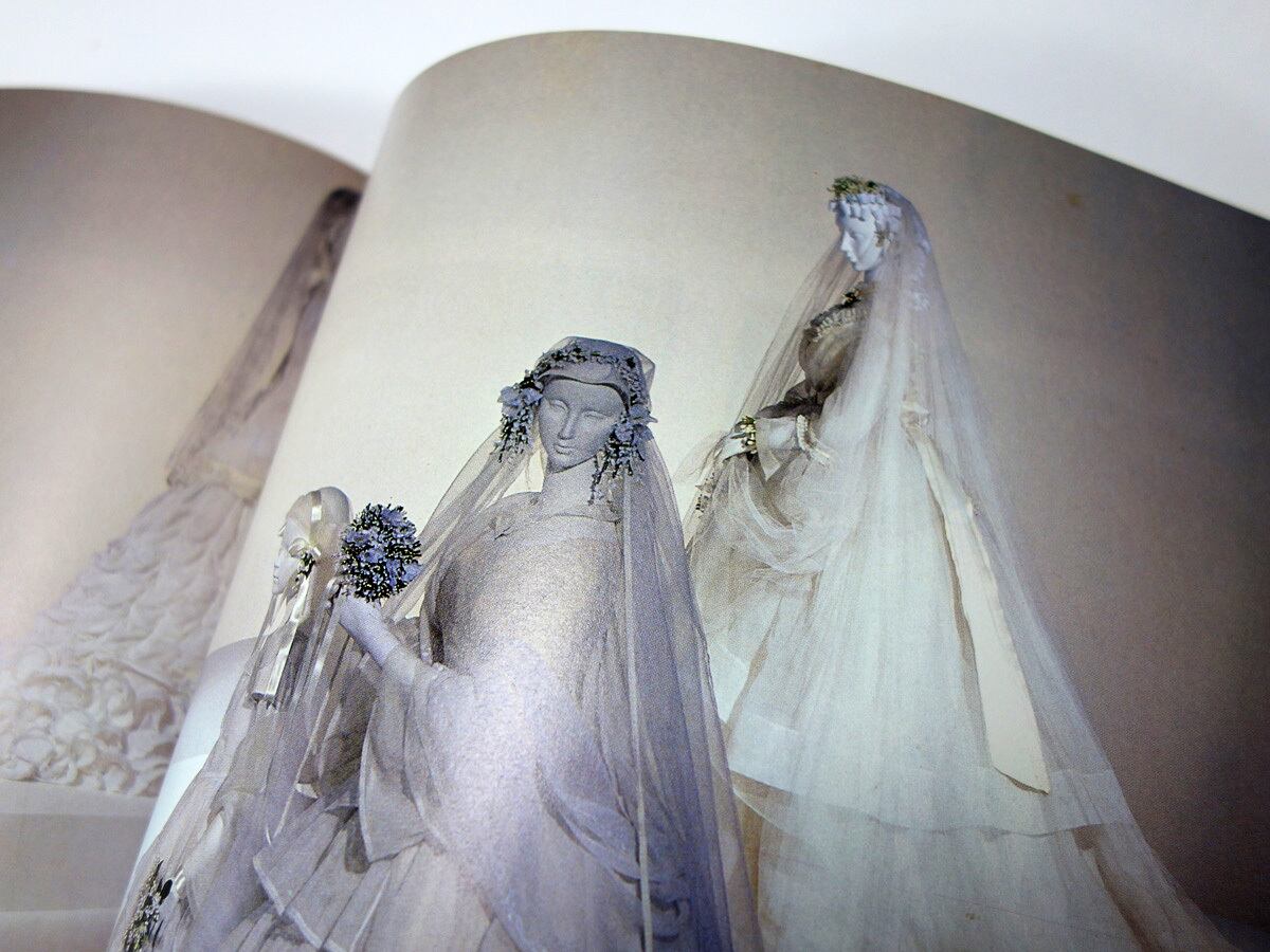 浪漫衣裳展 Evolution of Fashion 1835-1895 図録（京都国立近代美術館