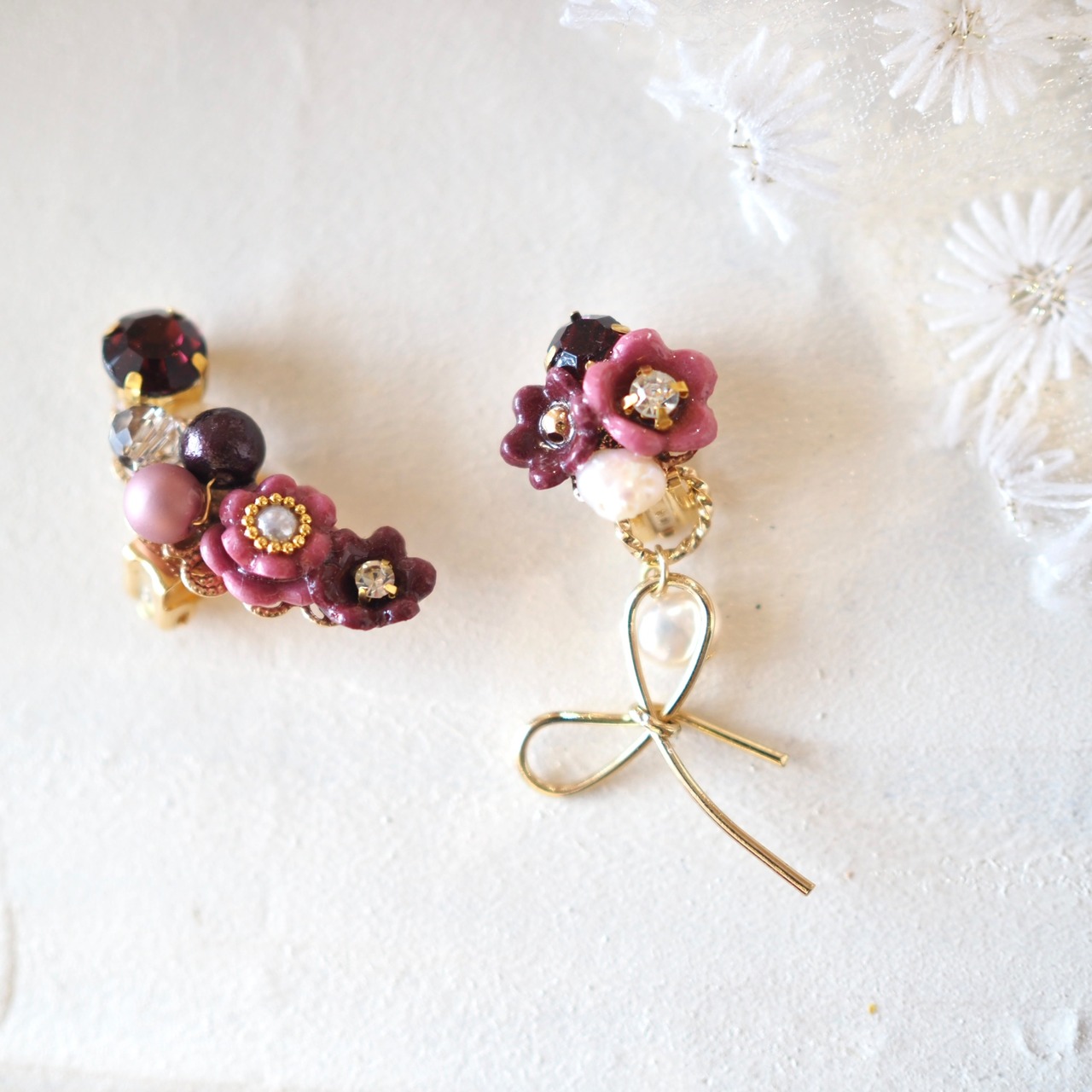 ボルドーカラー･:*+.大粒ビジューとリボンのイヤーカフセット リボン ピアス イヤリング クリスマス