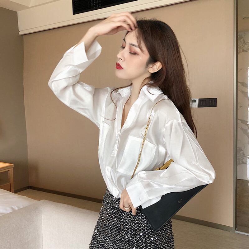 新しいファッションシャツの2020年夏の女性バージョンオールマッチ気質トップルーズVネックホワイト長袖シャツトレンド YY-ファッション61405775060