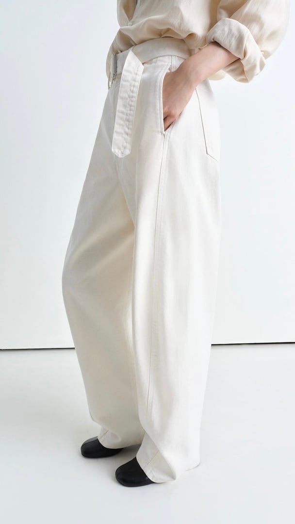 【関税込み】LEMAIRE オフホワイト タック テーラードパンツ LEMAIRE -Twisted Belted Pants(GD SNOW HEAVY DENIM)- :SNOWY