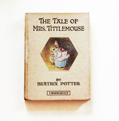 Beatrix Potter絵本"THE TALE OF MRS.TITTLEMOUSE"【s0074】