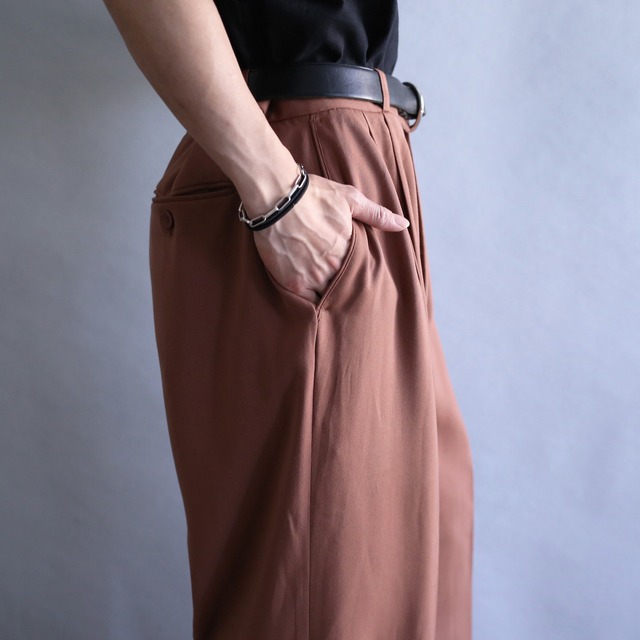 2-tuck straight silhouette pink brown wide slacks