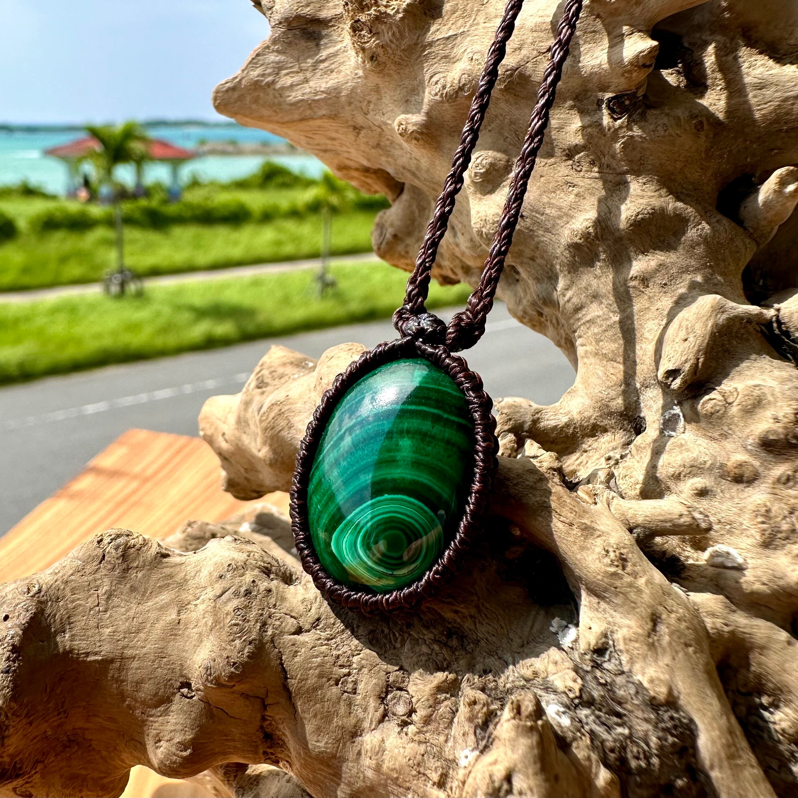 天然石ペンダント｜マカライト｜KM-5｜SHAKTI STONE | 三宅商店 ｜世界 