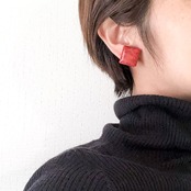 四角いシェイプがモダンな雰囲気!アップル珊瑚スクエア ピアス・イヤリング mm1102