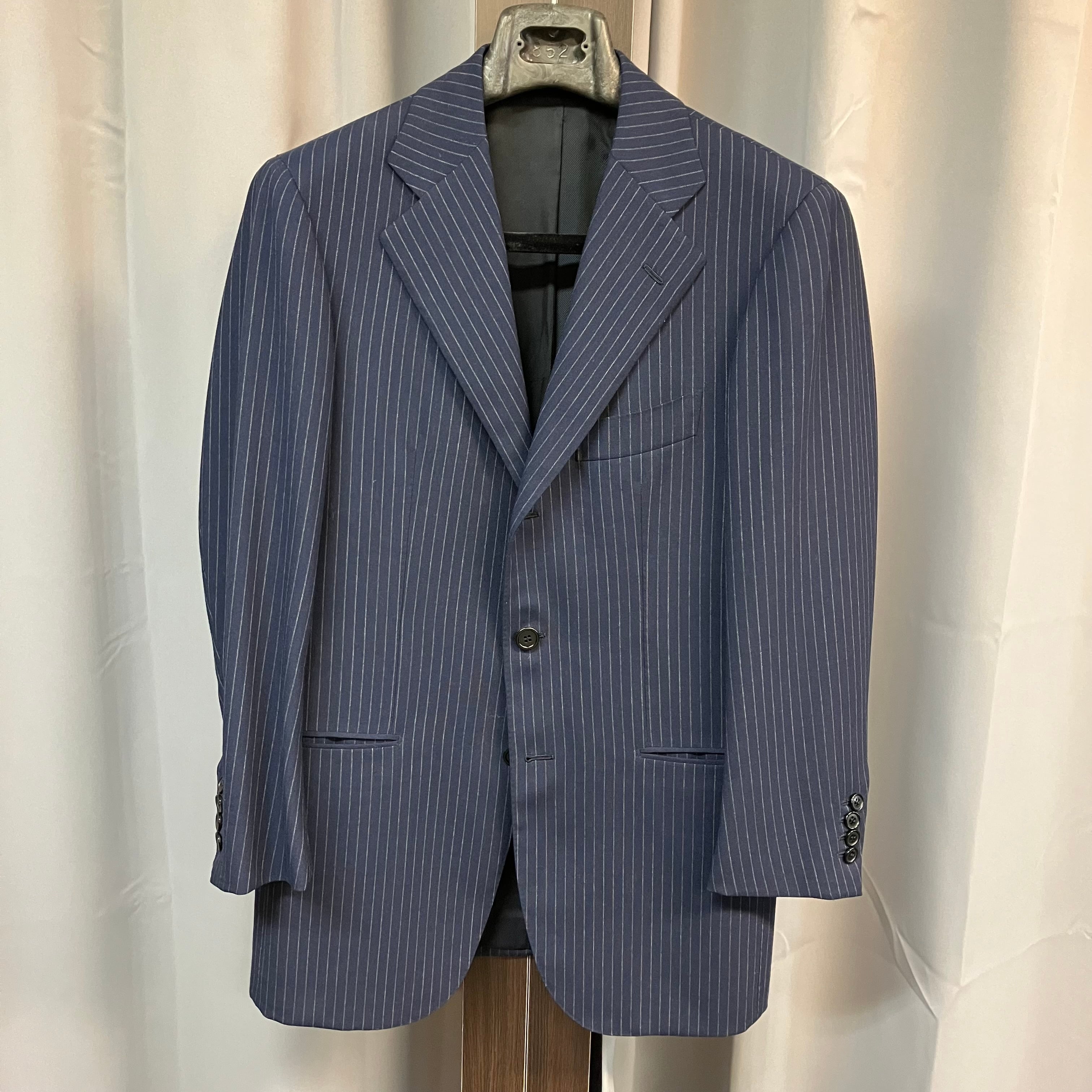 【しつけ糸付】 Sartoria Attolini ネイビースーツ しつけ糸付】 Sartoria Attolini ネイビースーツ