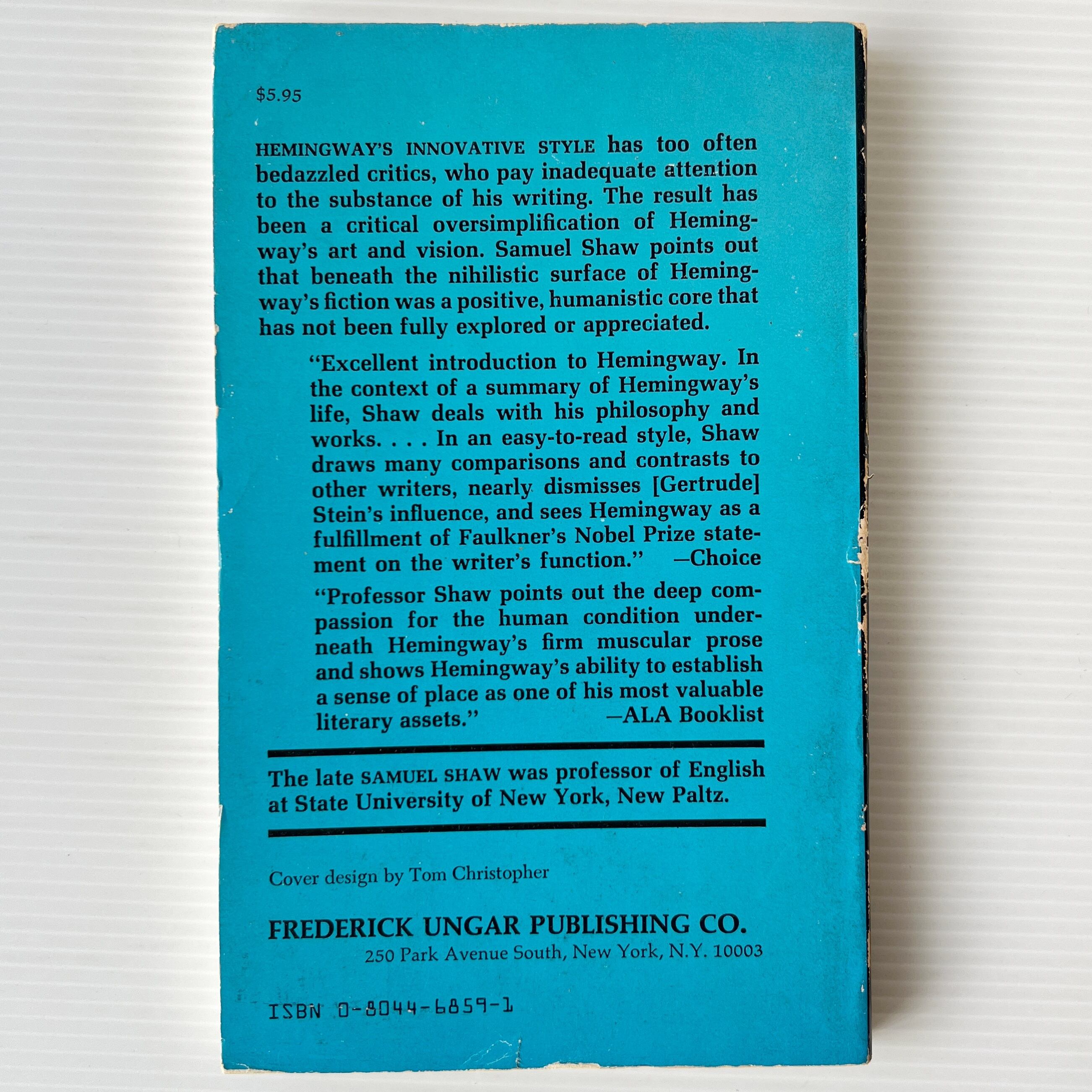 Ernest Hemingway / Samuel Shaw / Frederick Ungar Publishing