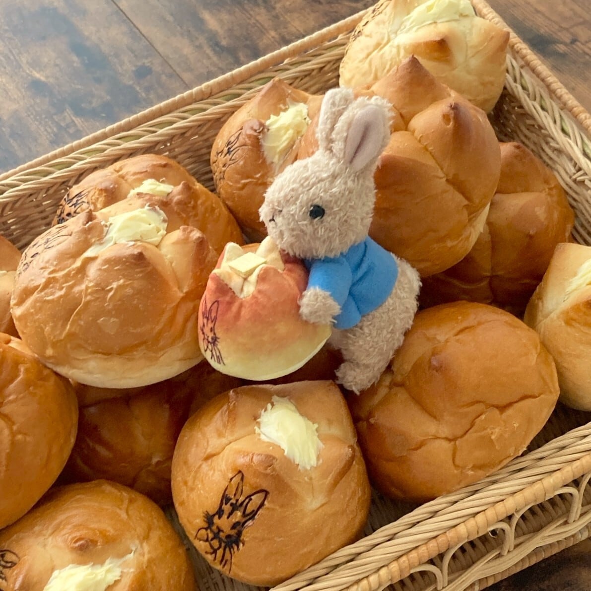 カフェ10周年記念＊ぎゅっと『ピーターラビット™のラケルパン