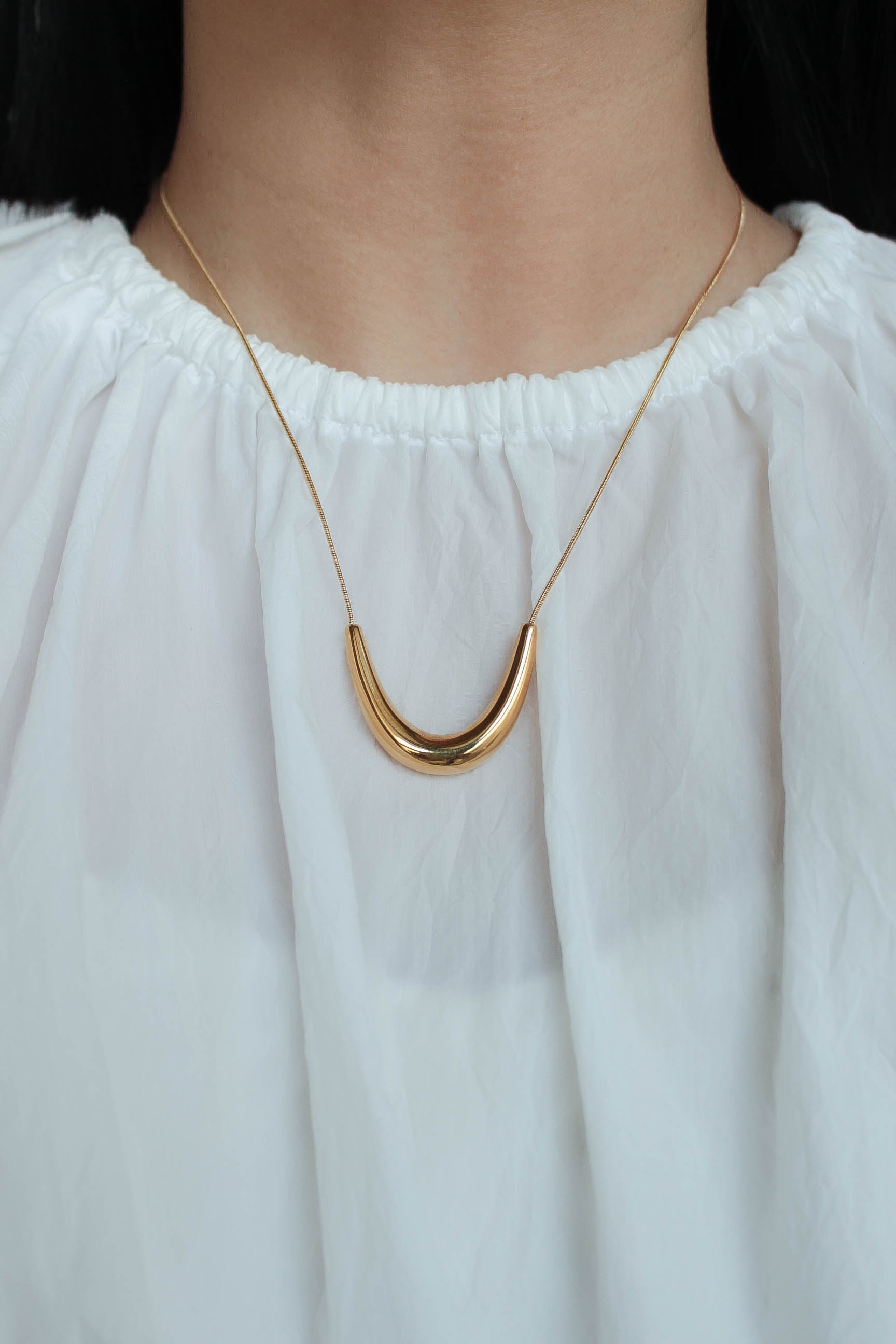 Arc Shape Necklace