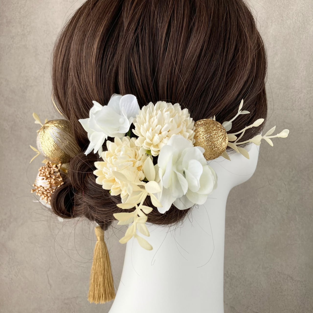 髪飾り 和装 ゴールド 白 成人式 卒業式 結婚式 ピンポンマム 和玉