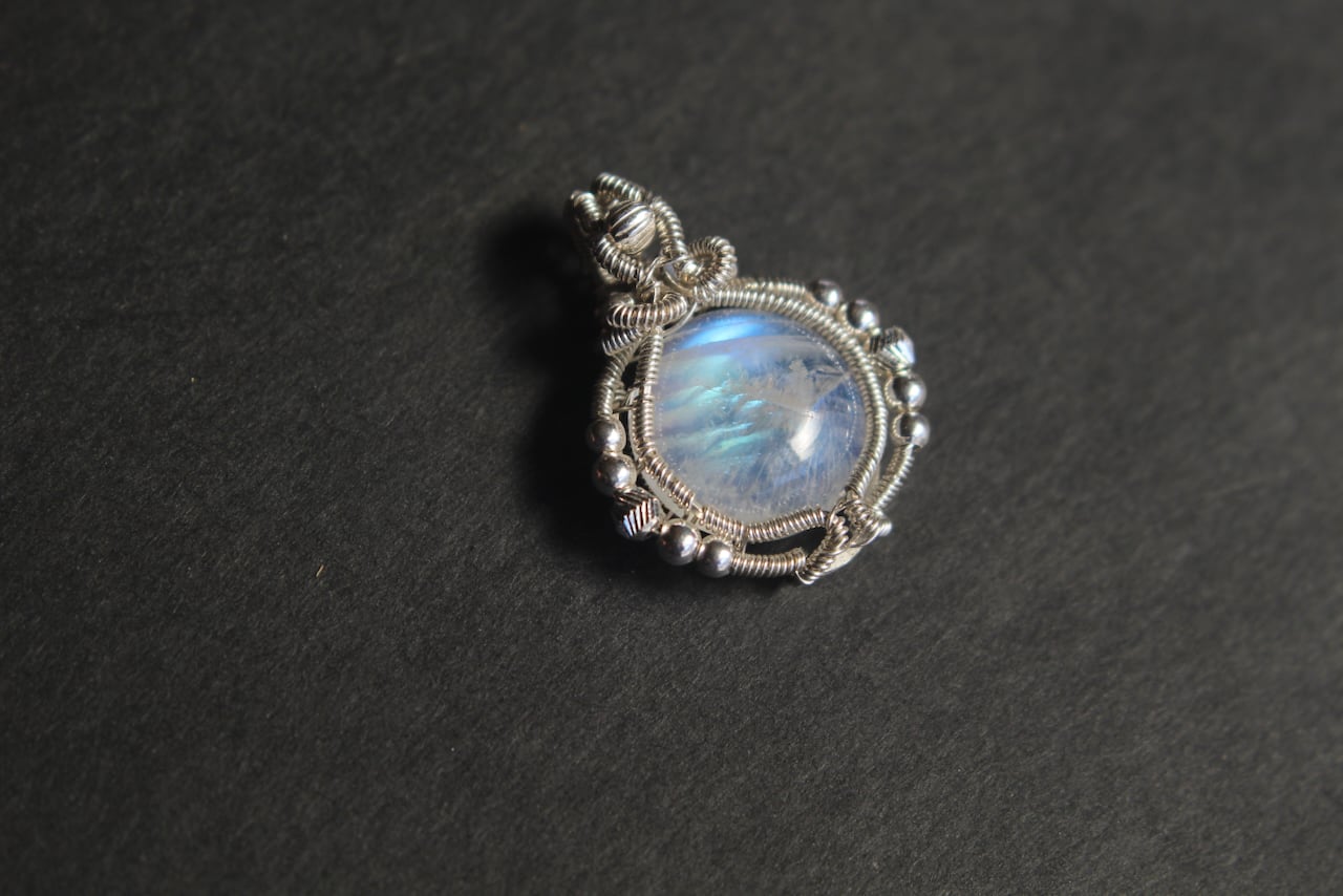 Rainbow moonstone silver925 wire wrapping  pendant