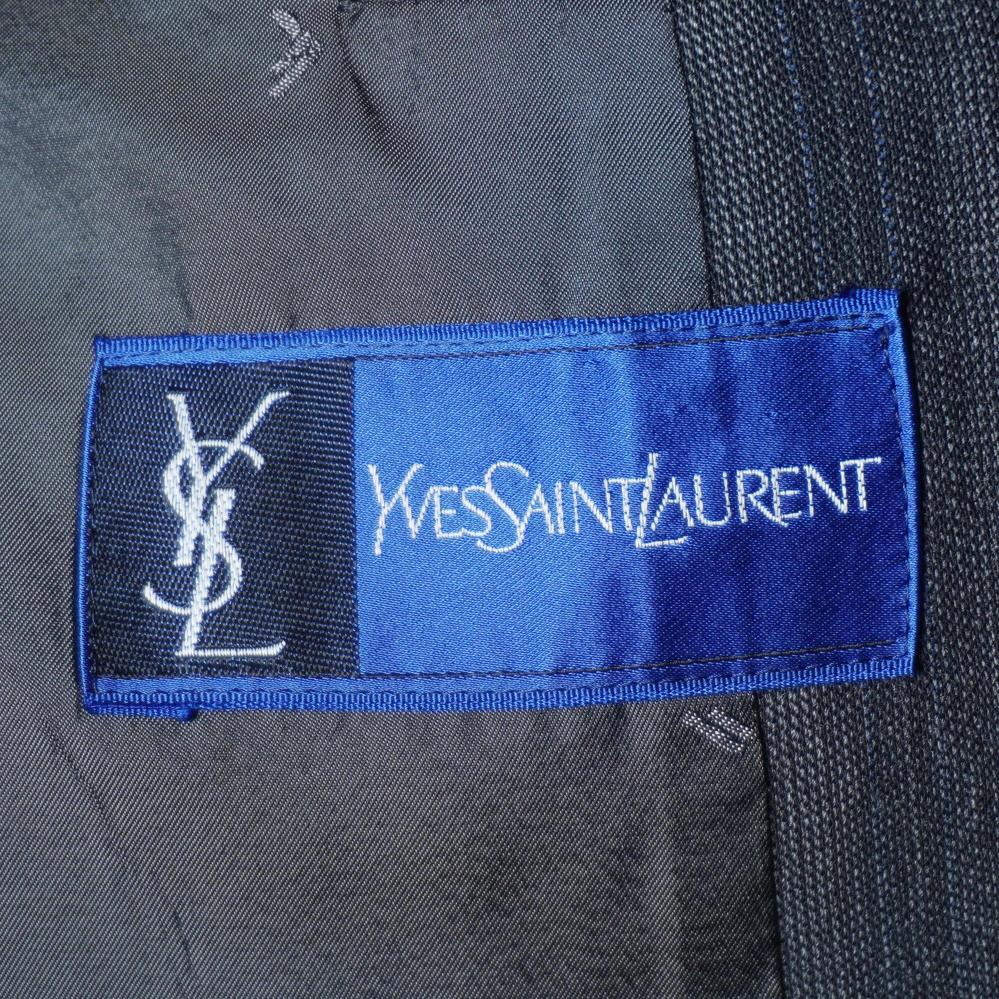 高級 イブサンローラン YSL セットアップ ストライプ ブランドロゴ Yves Saint Laurent】イブサンローラン WOOL100%オルタネートピン
