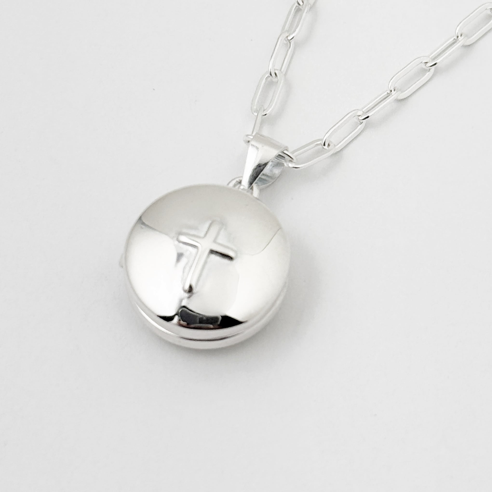 ラウンド クロス ロケット ペンダント ネックレス （チェーン