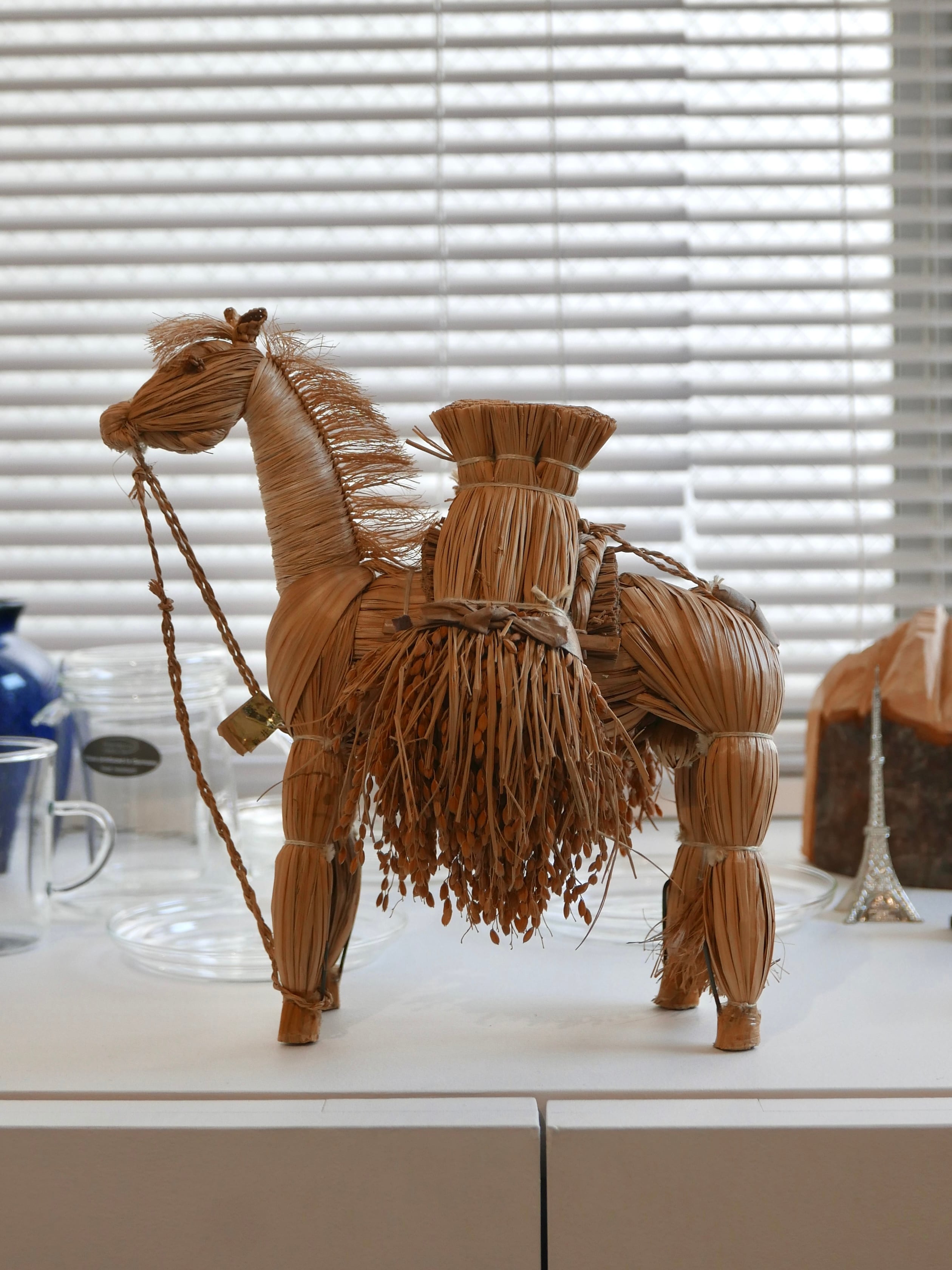 old japan object " 新潟 スゲ細工の馬 "