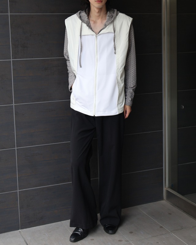 high neck docking zip-up no-sleeve vest