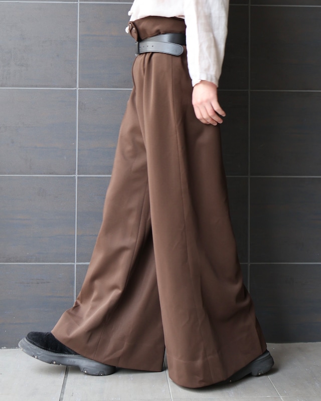 Center-pressed super wide slacks