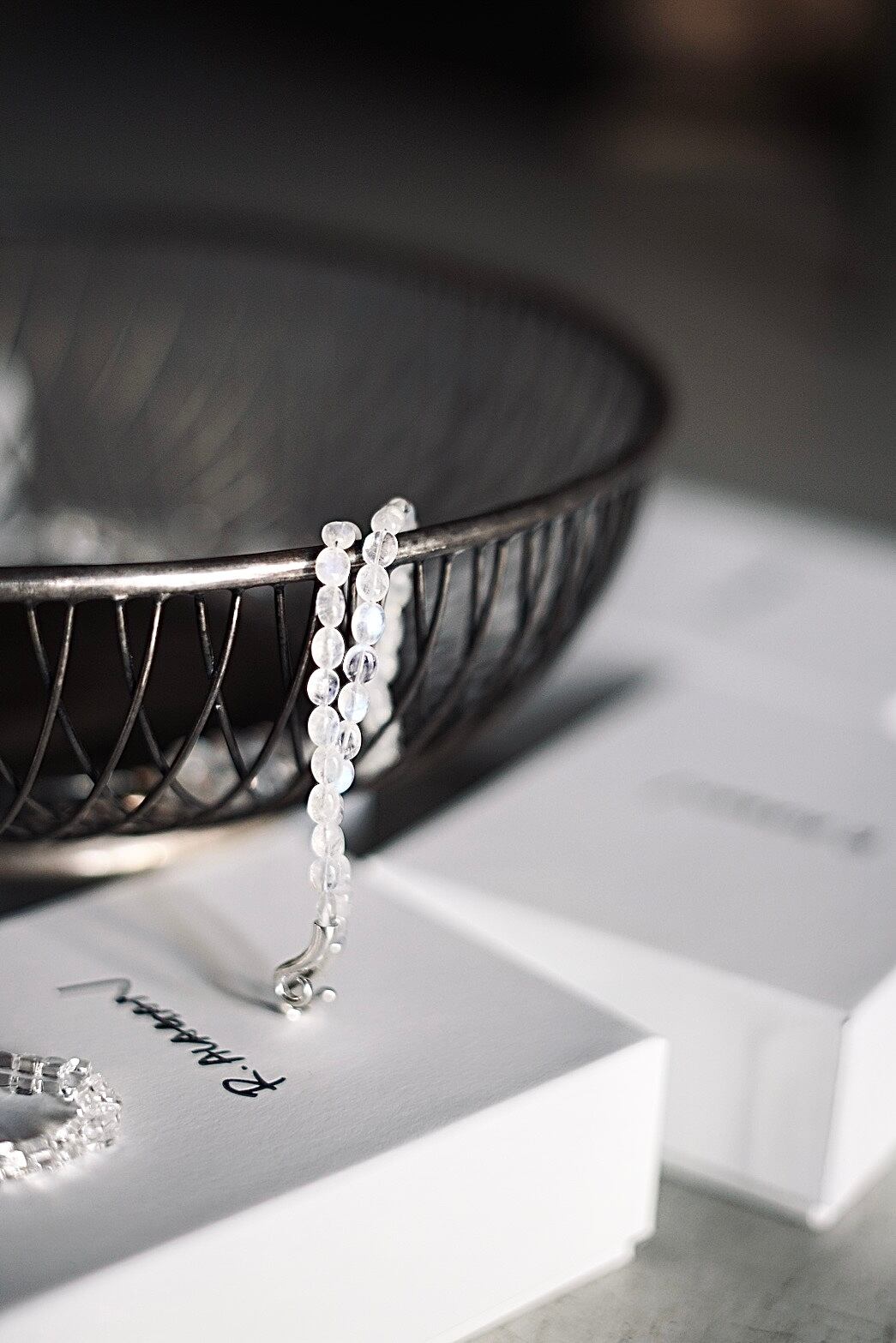 R.ALAGAN / SHOKA COLLAR OVAL MOONSTONE (SILVER) | JUQUI Online
